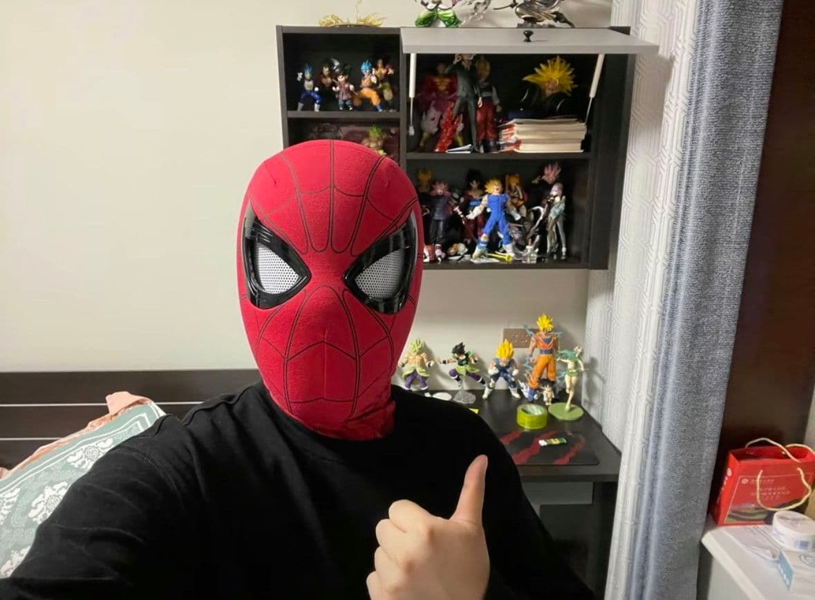 Tom Holland Spiderman Mask Red (With Remote) 4